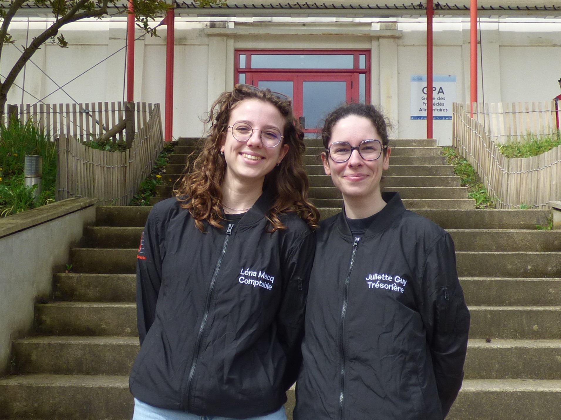 Pôle Trésorie - de g.à.d Léna Macq (Comptable) et Juliette Guy (Trésorière)